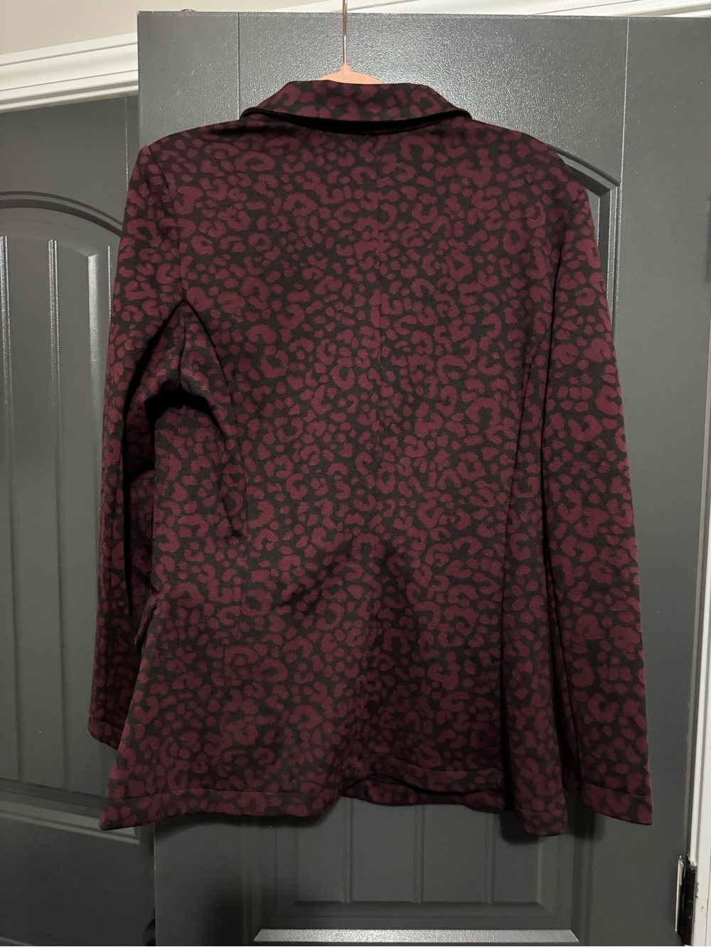 VENUS Maroon Leopard-Pattern Single-Button Blazer - Picture 2 of 4